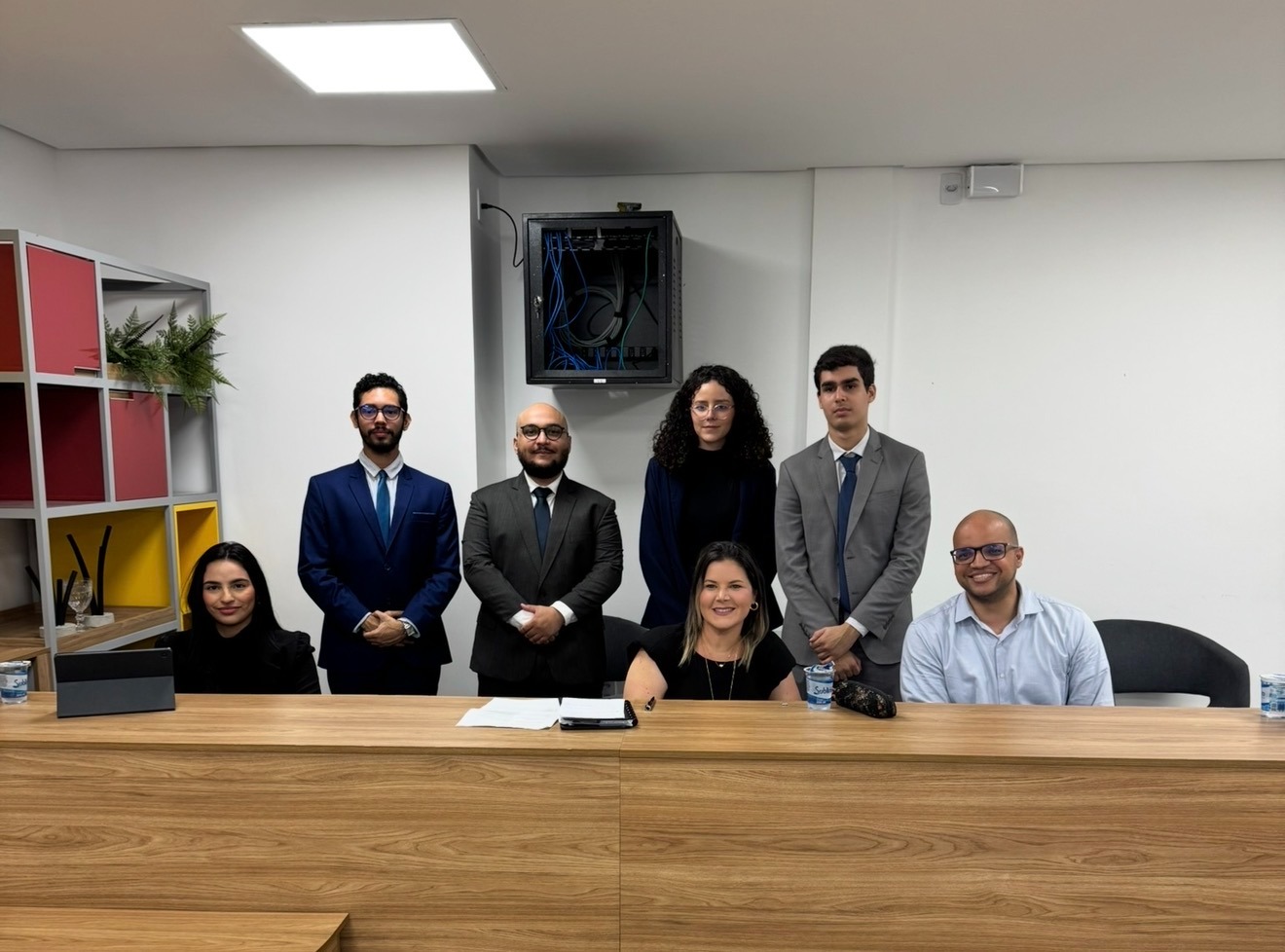 Andréa Amaral com a equipe do escritório de advocacia